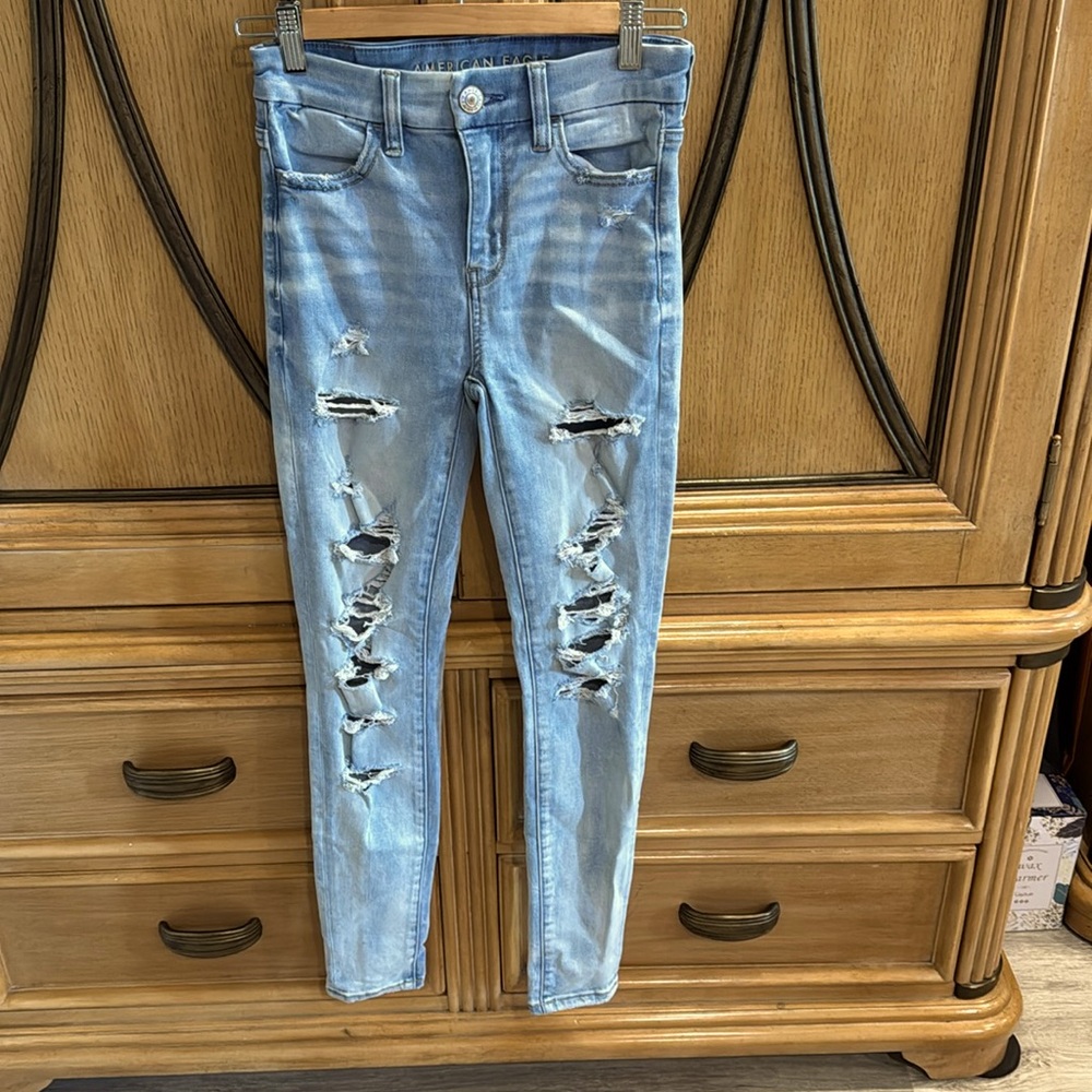 American Eagle light blue ripped jeans/jeggings size 2 regular
